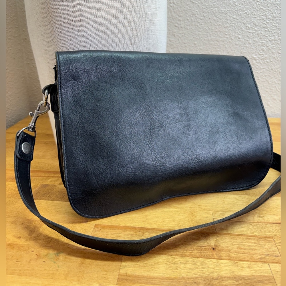 Patricia Nash Black Leather Cassini Crossbody Flap Bag - Picture 2 of 13